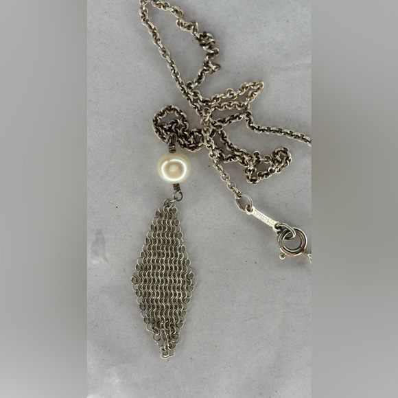 Tiffany & Co. Elsa Peretti mesh tassel pendant with pearl - Picture 5 of 7
